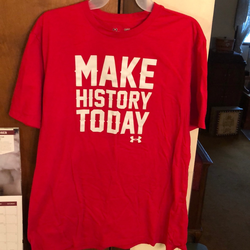 UNDER ARMOUR t-shirt